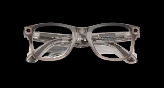 Ray Ban Meta Smart Glasses - Wayfarer Shiny Warm Stone Lenses- Clear/Watermelon Red Transitions - HypeFly India View 6