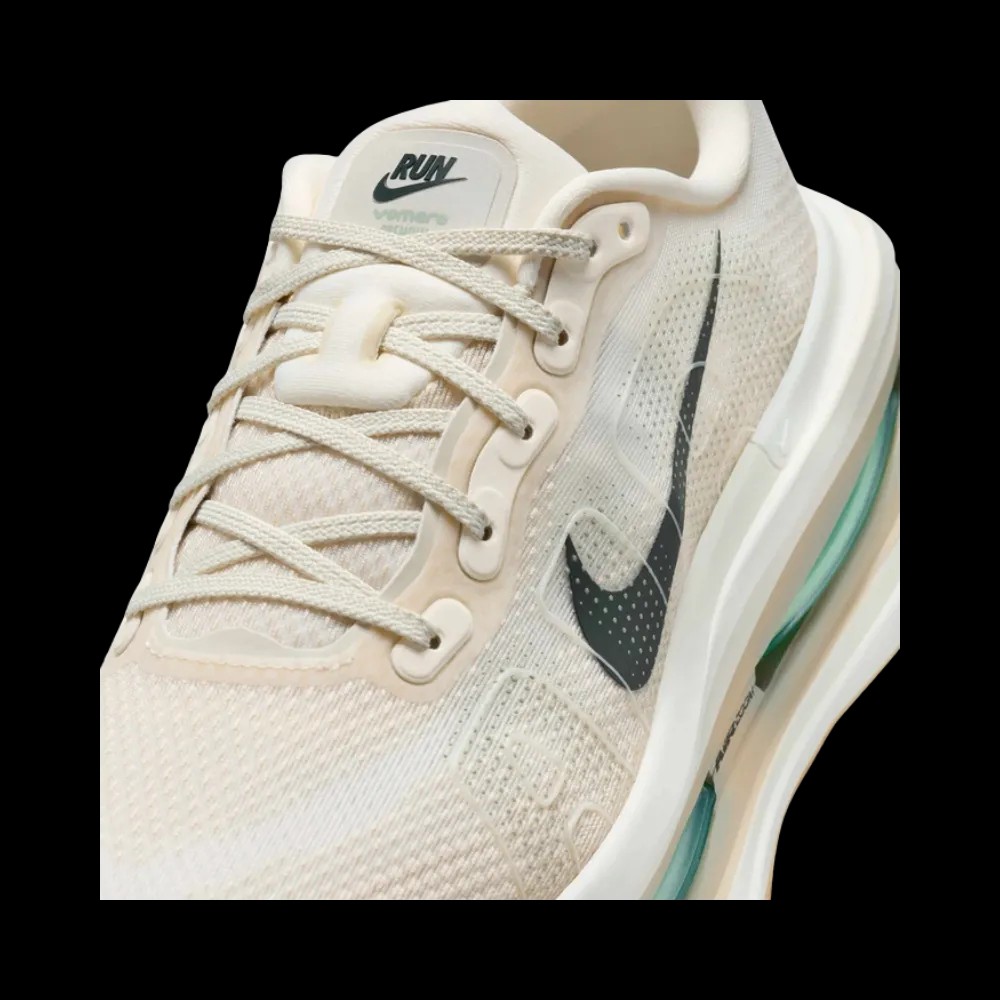 Nike Vomero Premium 'Pale Ivory Sanddrift Jade Horizon' - HypeFly India View 4