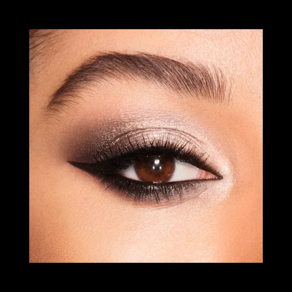 Charlotte Tilbury Luxury Palette The Rock Chick - HypeFly India View 3