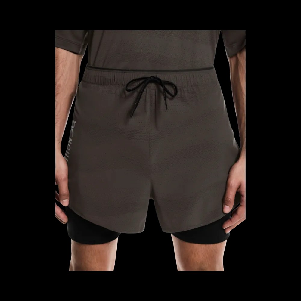 On Running 2-in-1 Shorts Erewhon Espresso | Black - HypeFly India View 3