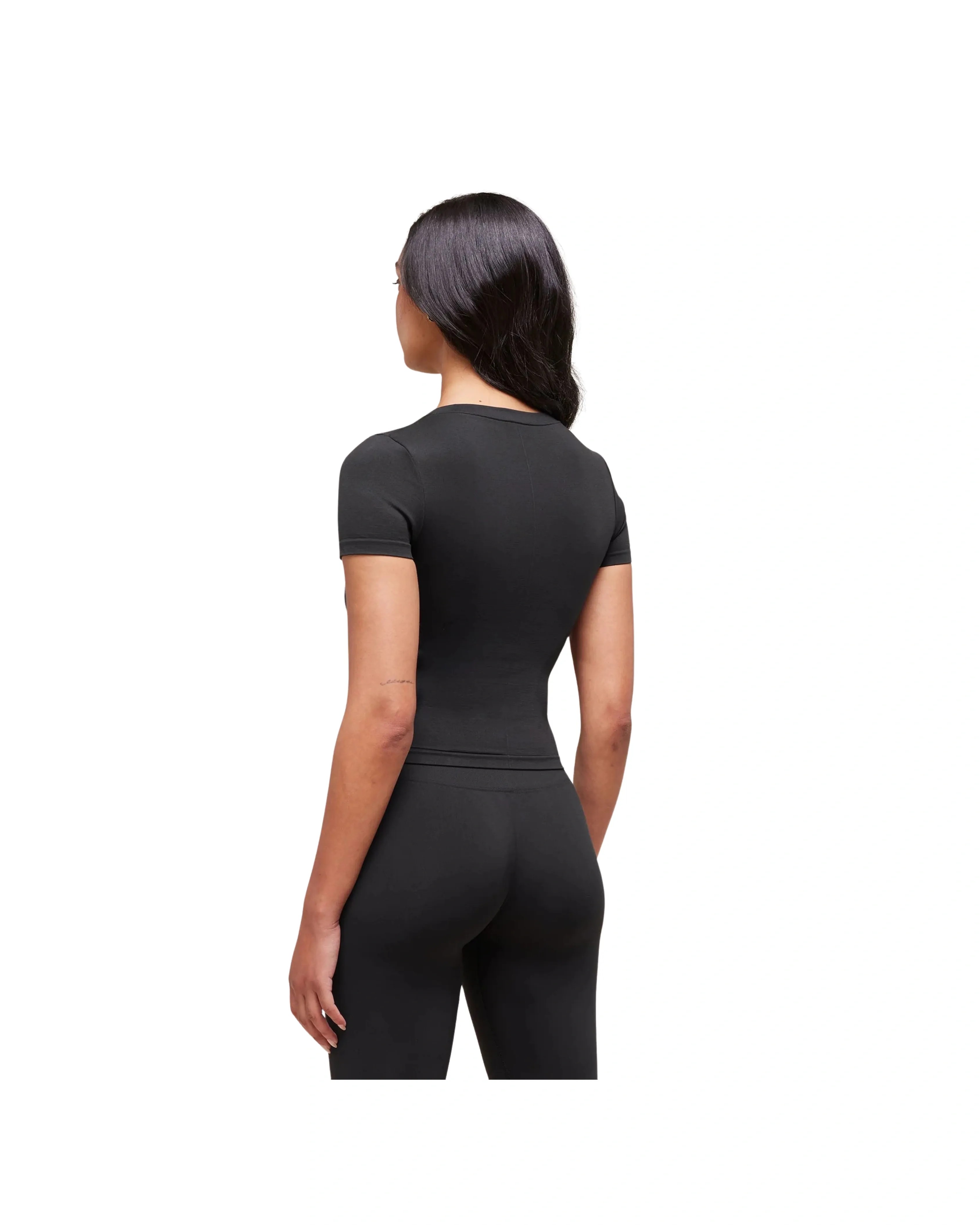 Gymshark Soft Sculpt Midi T-Shirt Black - HypeFly India View 2