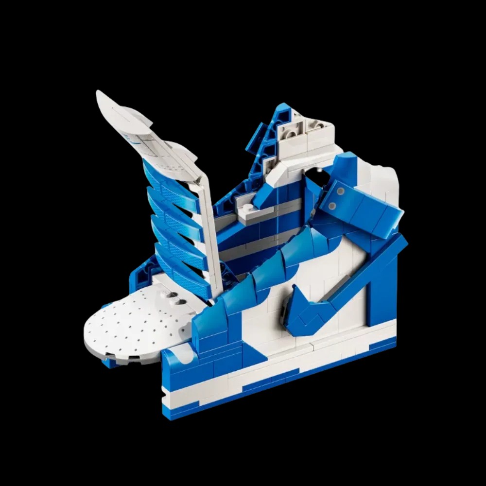 Nike Dunk x LEGO Set Sneaker-Building Kit with Exclusive Minifigure - HypeFly India View 4