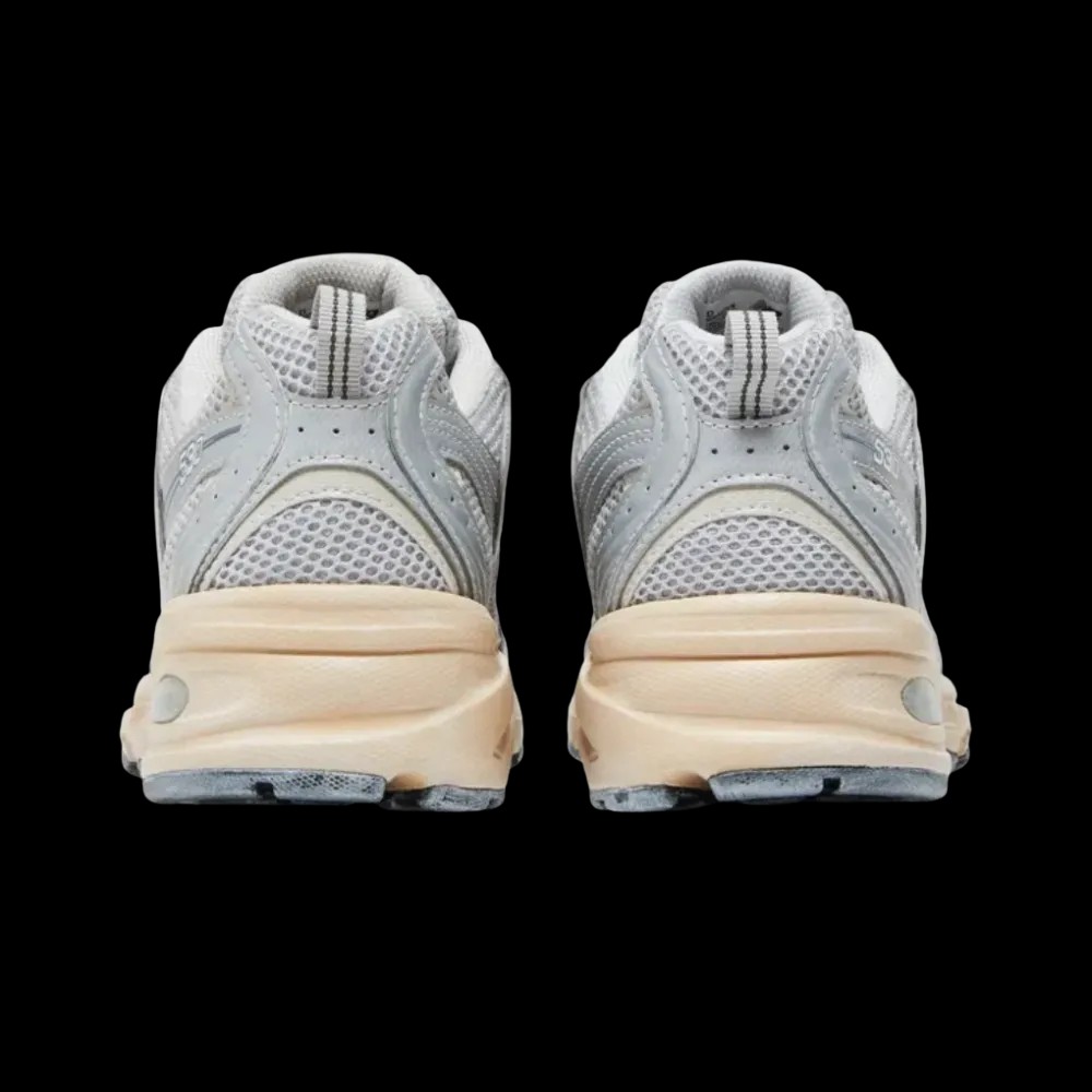 New Balance 530 Vintage Silver Metallic Moonbeam - HypeFly India View 3