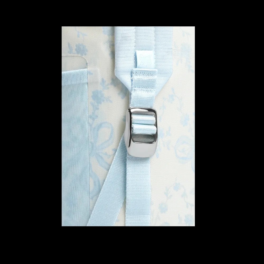 Stanley 1913 x LoveShackFancy Holiday All Day Madeleine Mini Cooler Backpack 20 Can 14 QT 13.2 L Coquette Bow Winter Ice - HypeFly India View 5