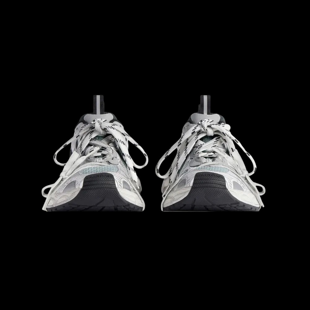 Balenciaga 3XL Gradient Sneaker in Black - HypeFly India View 4