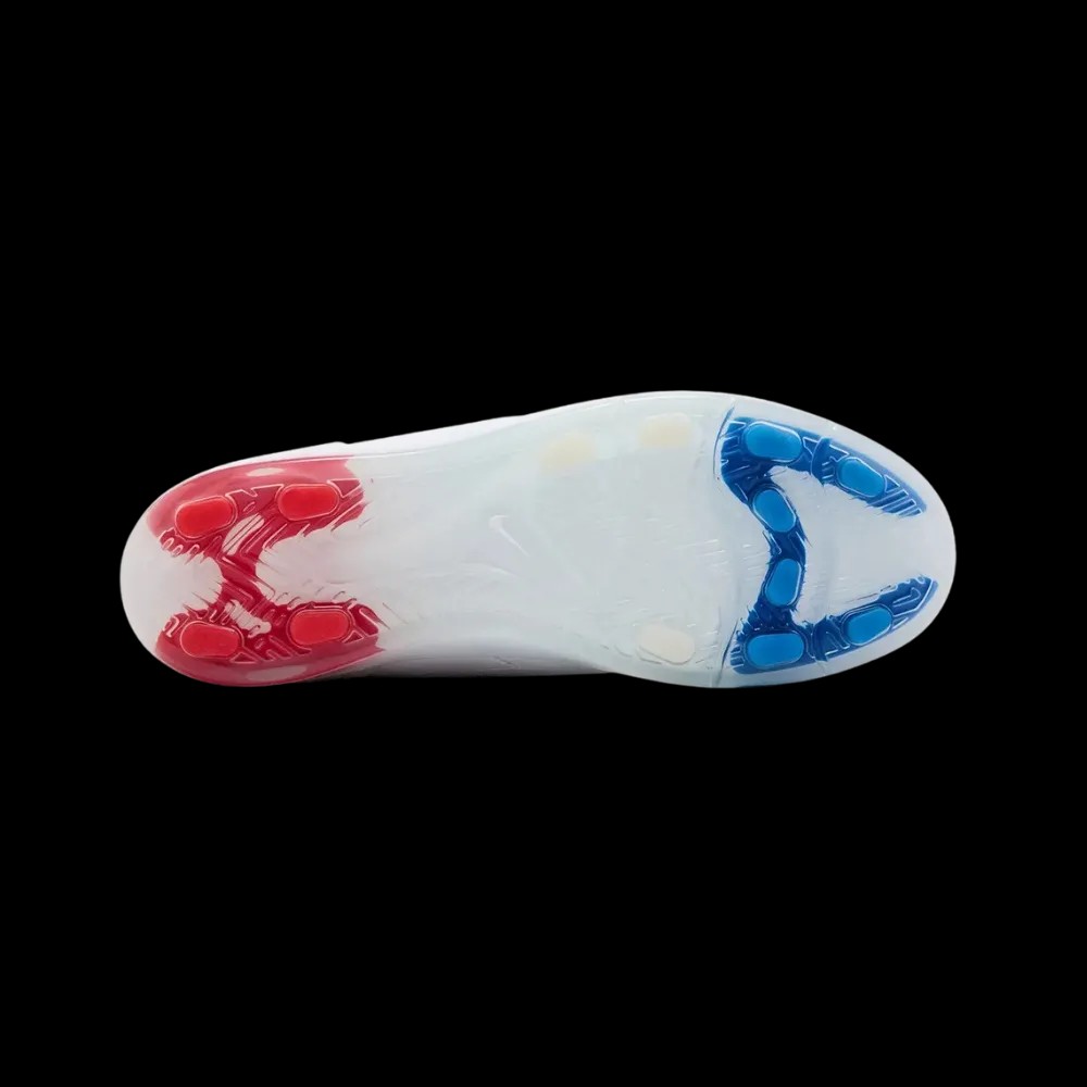 Jacquemus X Nike Cryoshot Tiempo R10 'France' - HypeFly India View 4