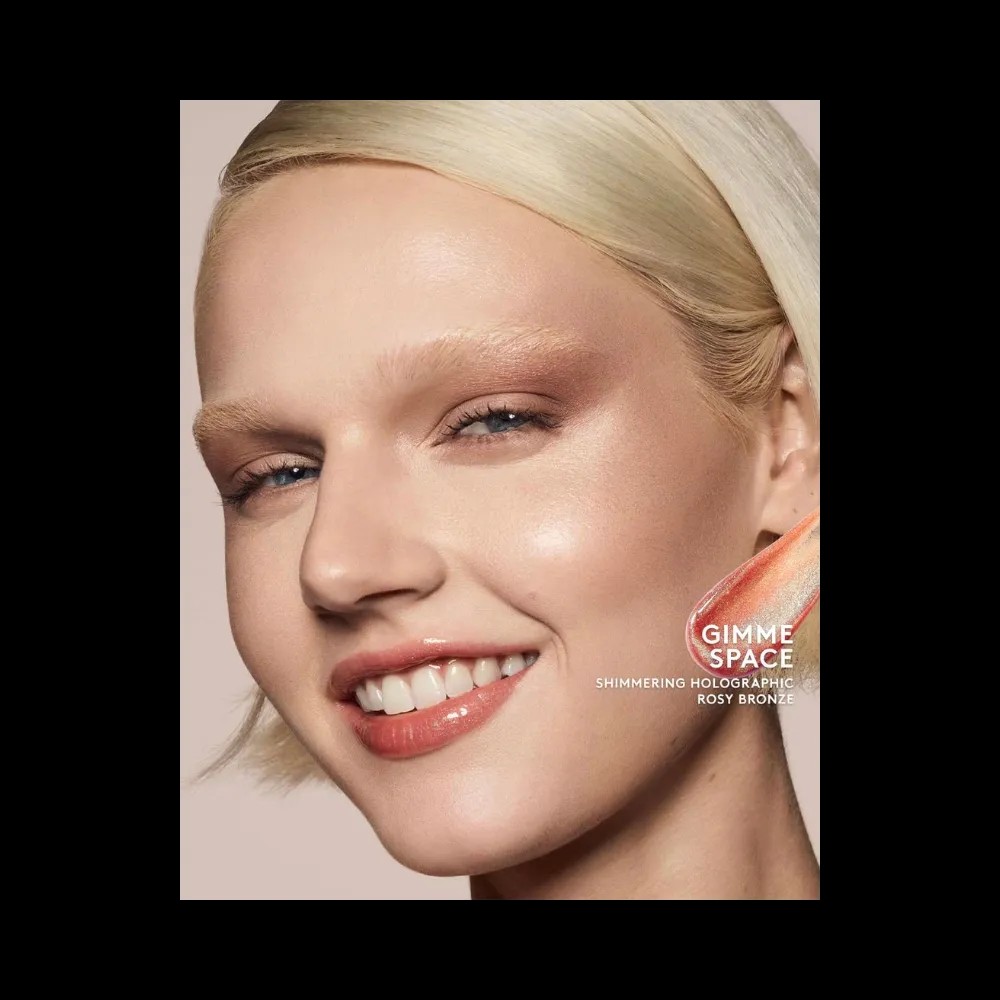 Fenty Gloss Bomb Universal Lip Luminizer Gimme Space - HypeFly India View 4