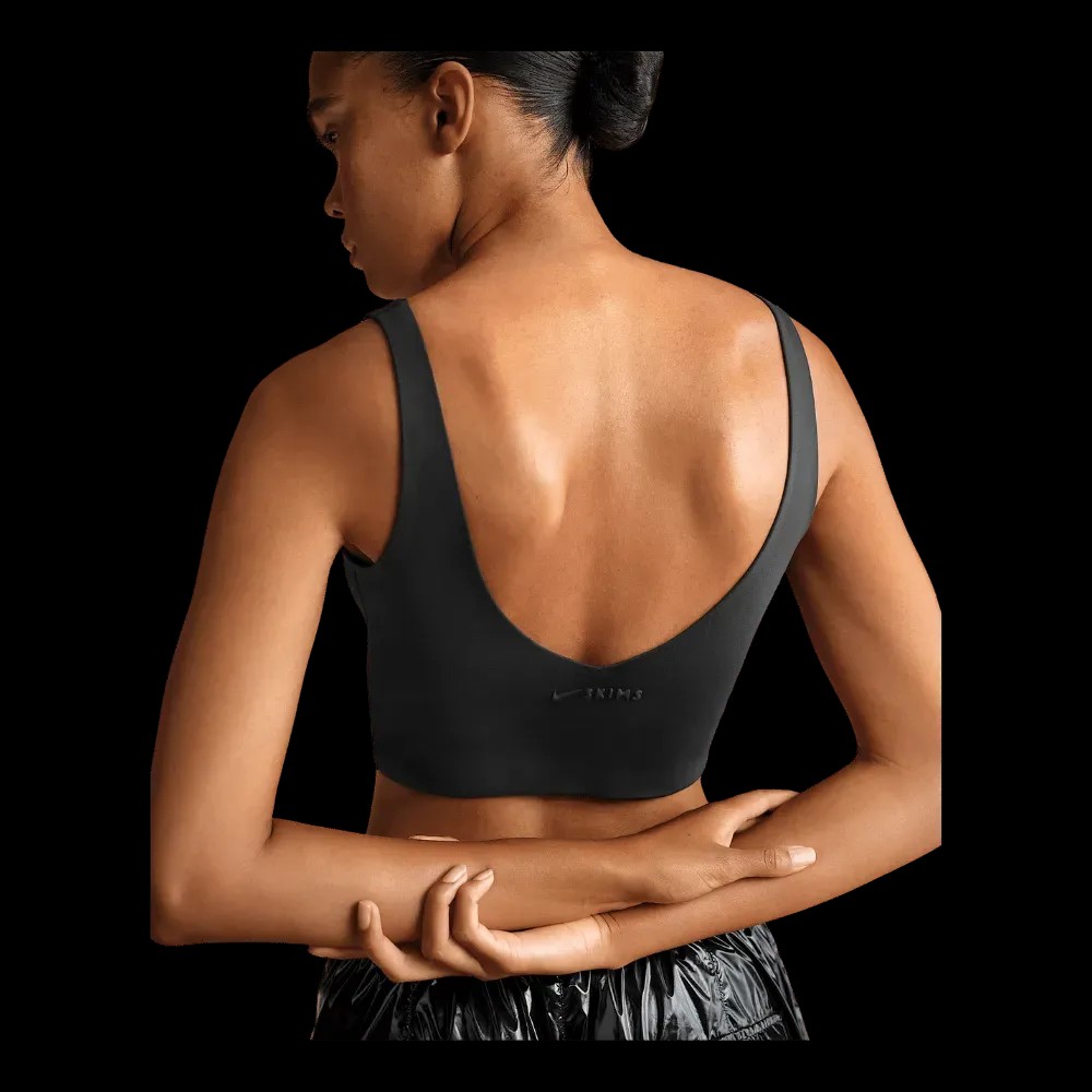Nike X Skims Matte Women's V-Neck Long-Line Bra OBSIDIAN - HypeFly India View 5