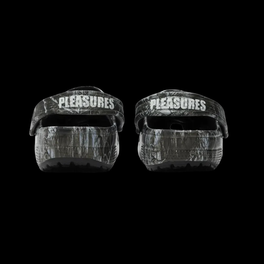 Crocs Classic Clog 'Skeleton - Edge Camo' x Pleasures x Realtree - HypeFly India View 5
