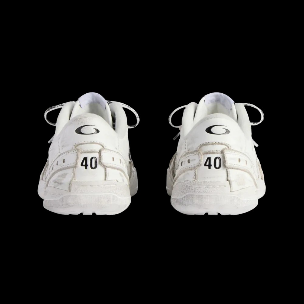 Balenciaga Hamptons Medium Worn-Out Sneaker In White - HypeFly India View 2