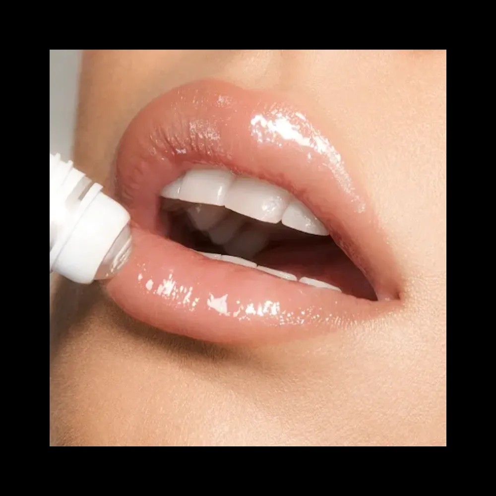 Charlotte Tilbury Charlotte's Magic Lip Oil Crystal Elixir Original - HypeFly India View 2