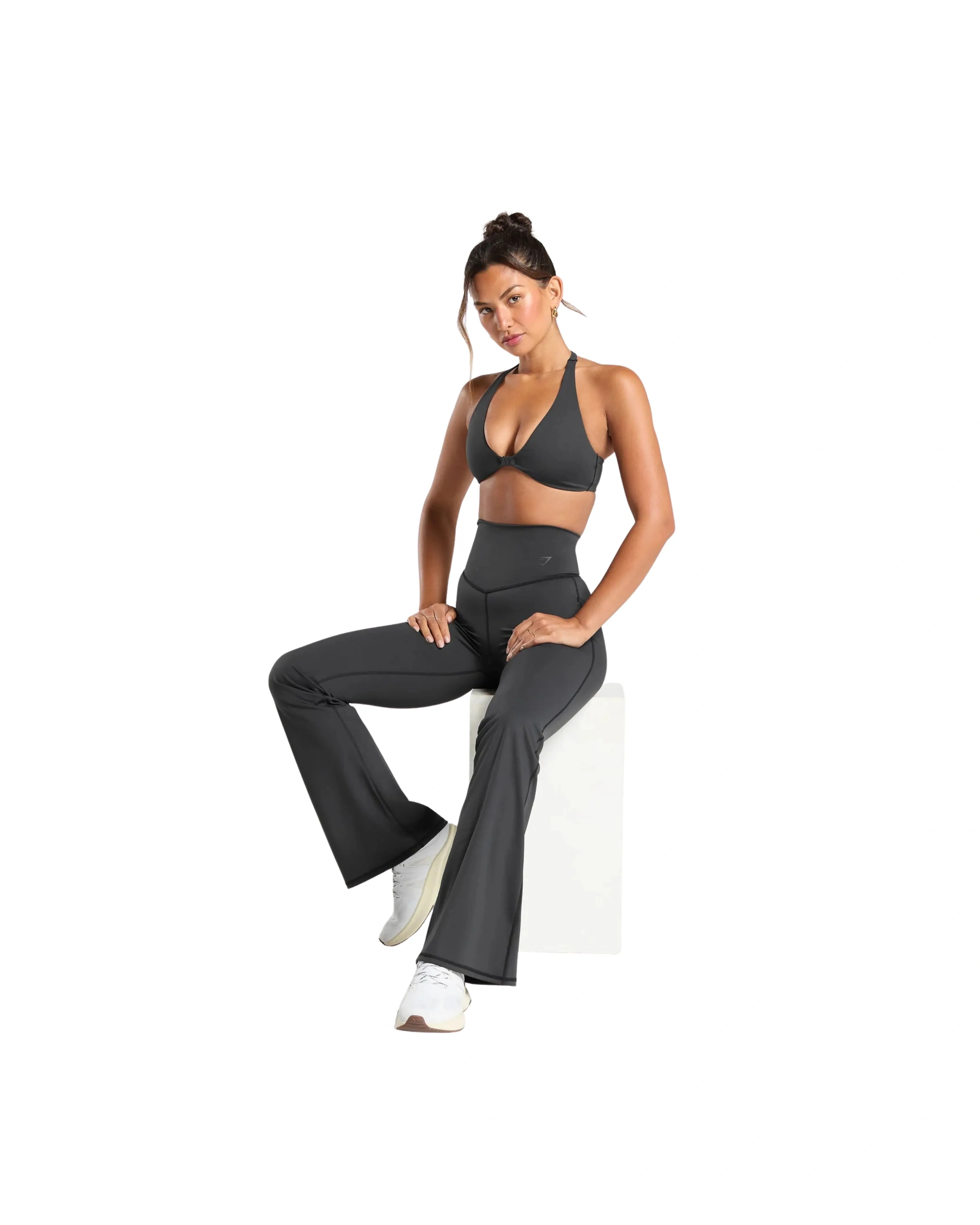 Gymshark Elevate Flared Leggings 2.0 Black - HypeFly India View 4