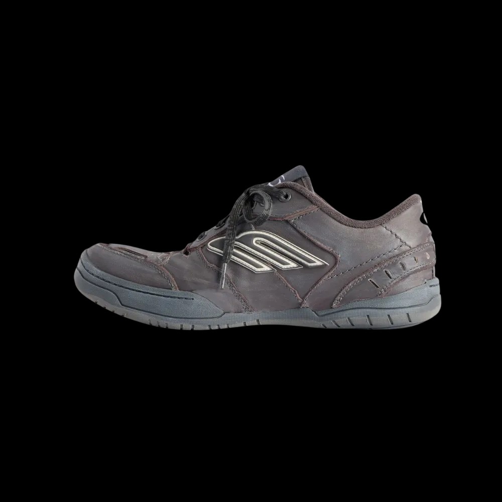 Balenciaga Hamptons Worn-Out Sneaker In Grey - HypeFly India View 3