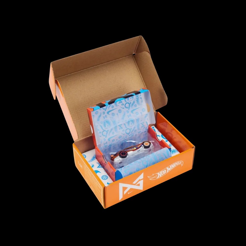 Hot Wheels x Nike x  Paul George Circle Tracker - diecast  - HypeFly India View 6