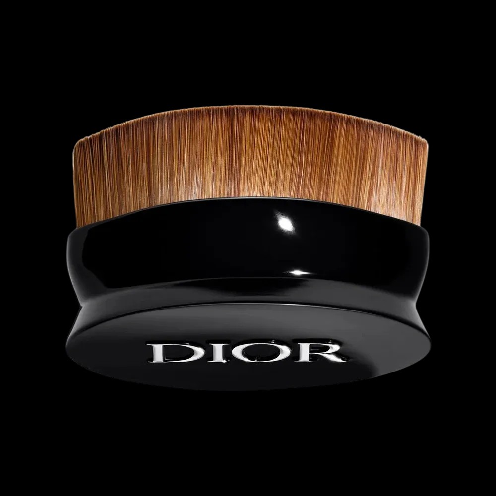 Dior Kabuki Brush N°18 - HypeFly India View 1