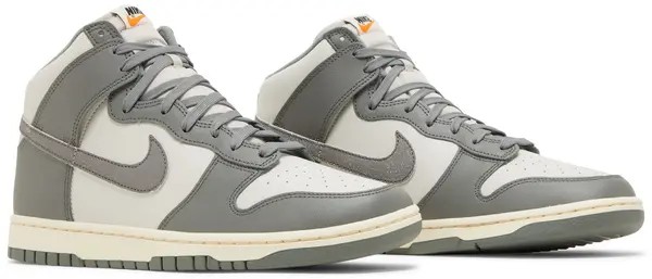 Nike Dunk High SE 'Light Bone' - HypeFly India View 2