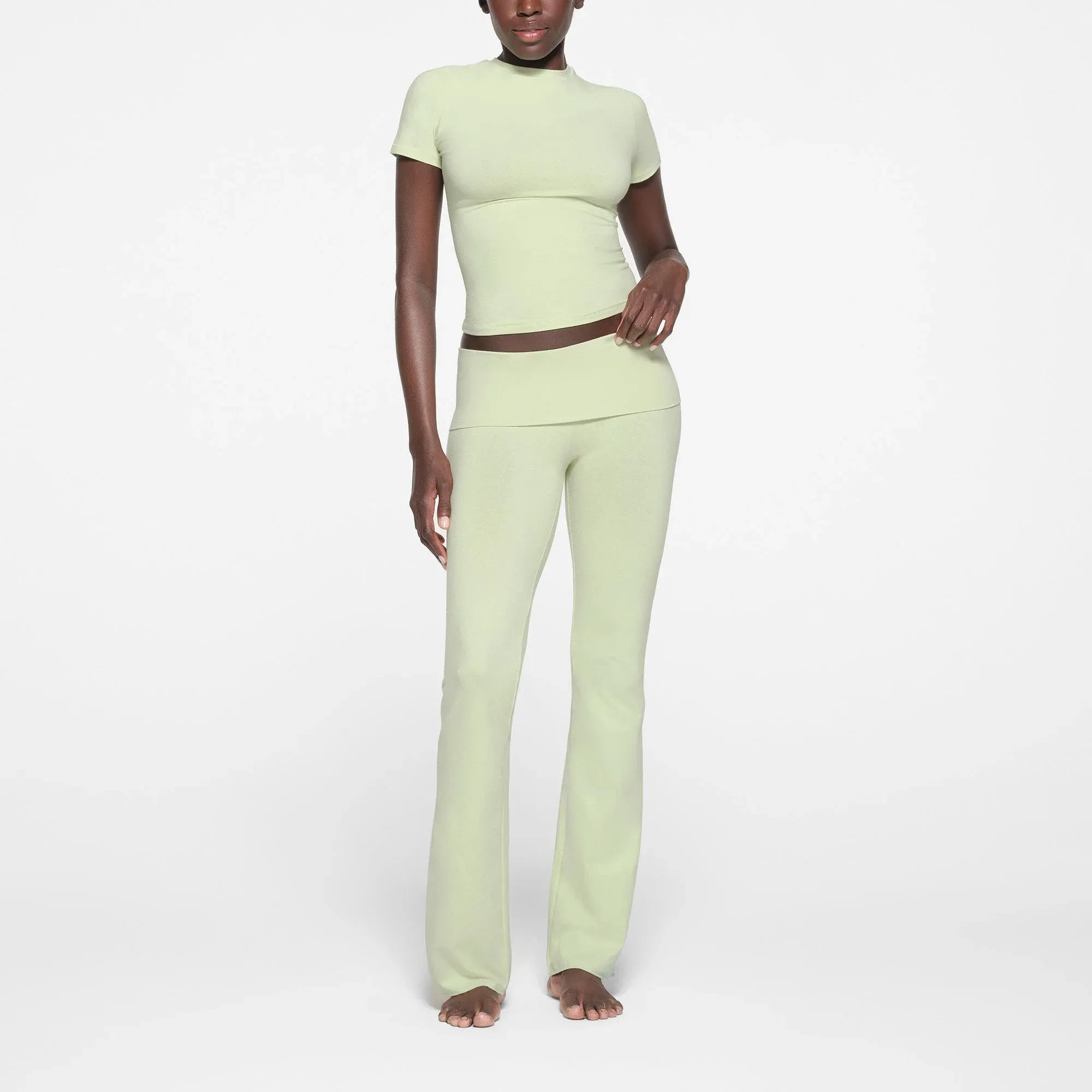 Skims Cotton Jersey Foldover Pant Pistachio - HypeFly India View 3