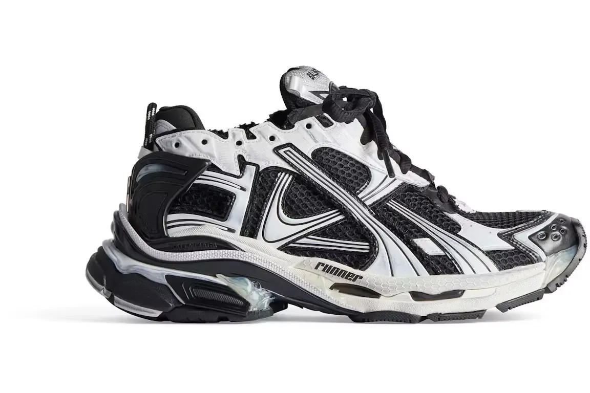 Balenciaga-Runner-Black-White.webp