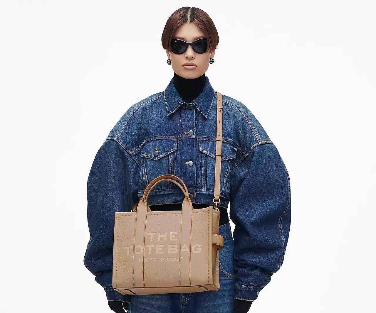 Marc Jacobs The Leather Medium Tote Bag 'Camel' - HypeFly India View 4