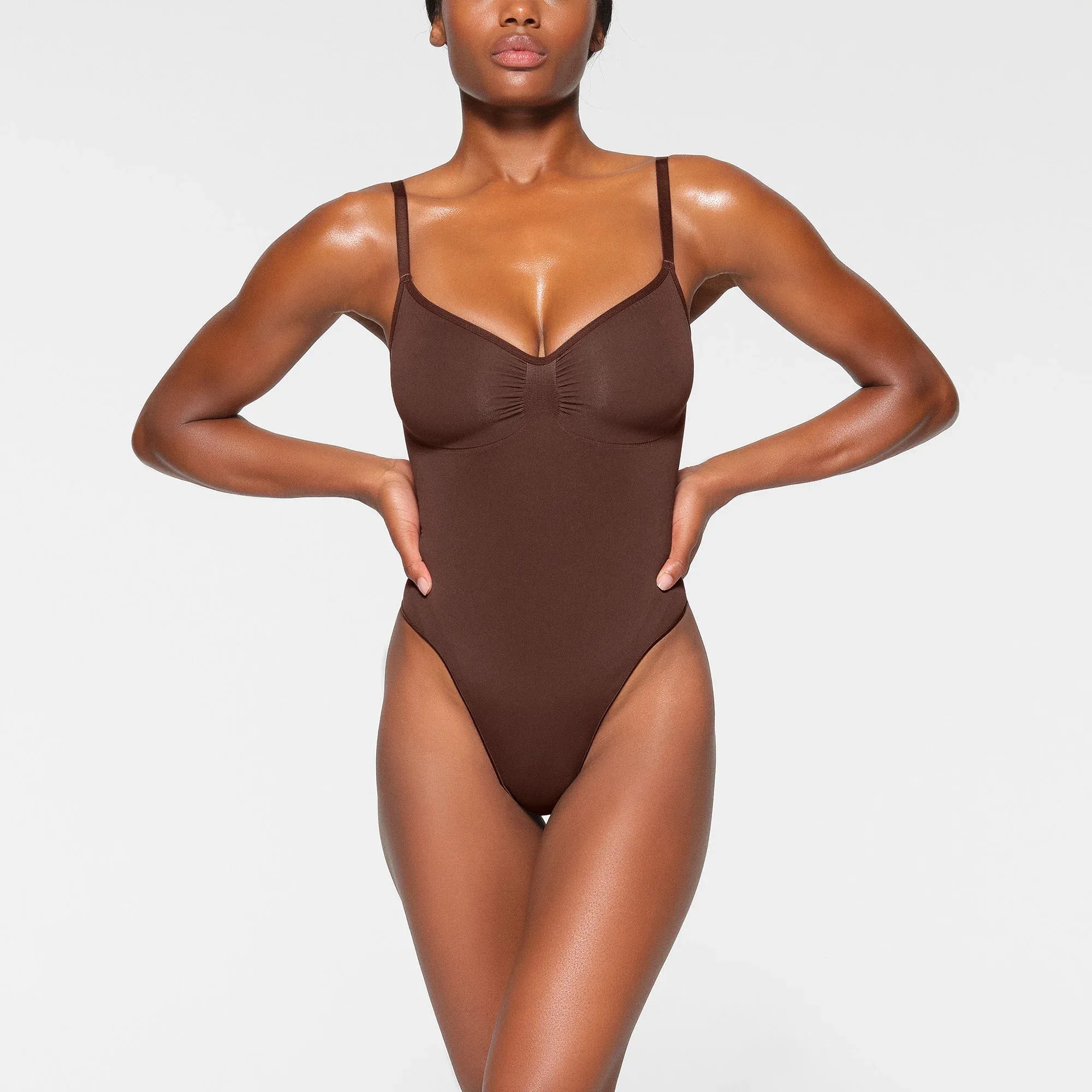 Skims Seamless Sculpt Thong Bodysuit Cocoa - HypeFly India View 2