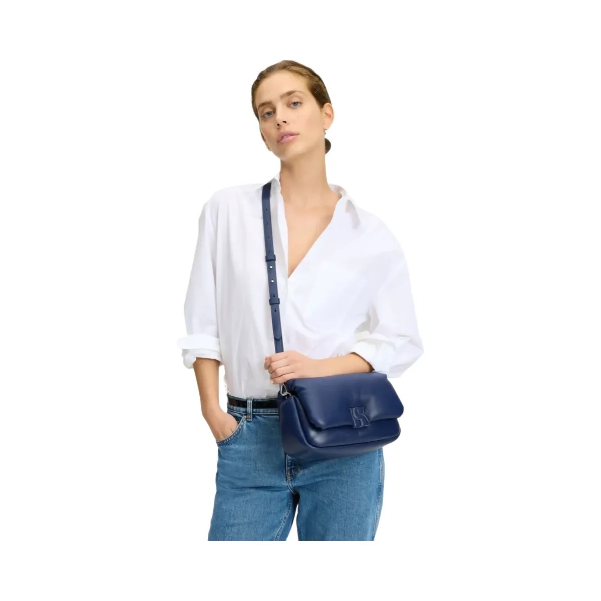 Kate Spade Dakota Puffy Leather Crossbody Deep Lake - HypeFly India View 3