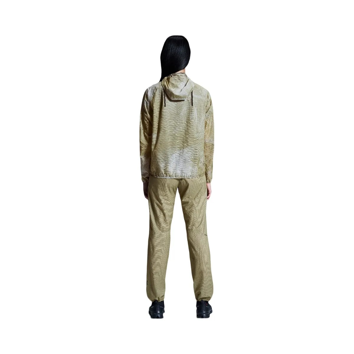 On Ultra Pants Caper - HypeFly India View 2