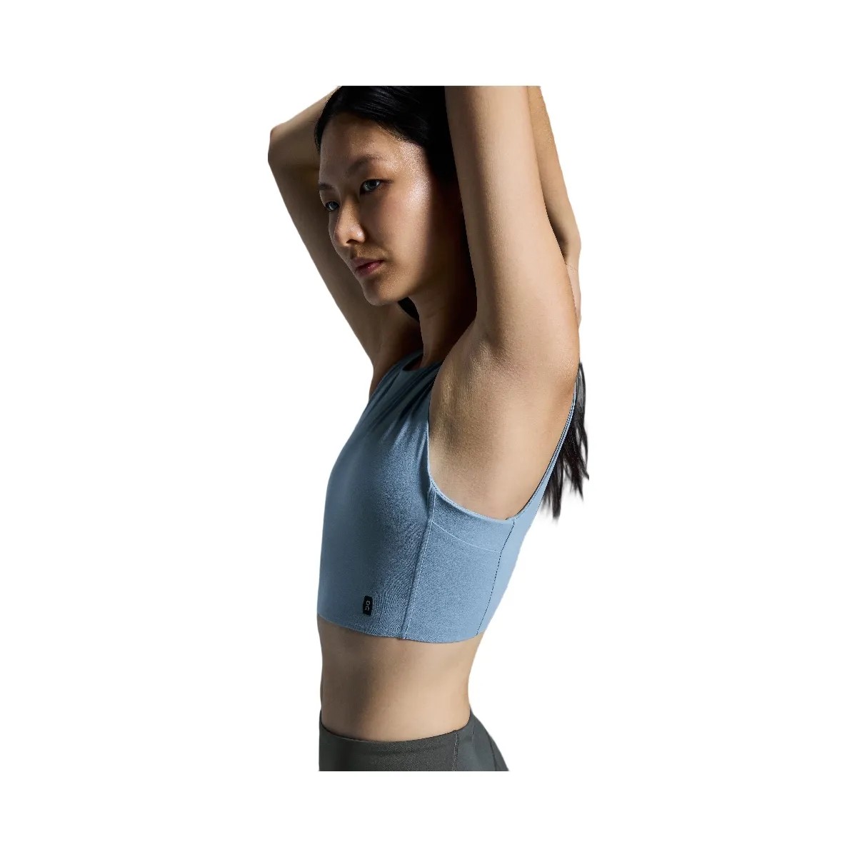 On Core 2-In-1 Crop Chambray - HypeFly India View 5