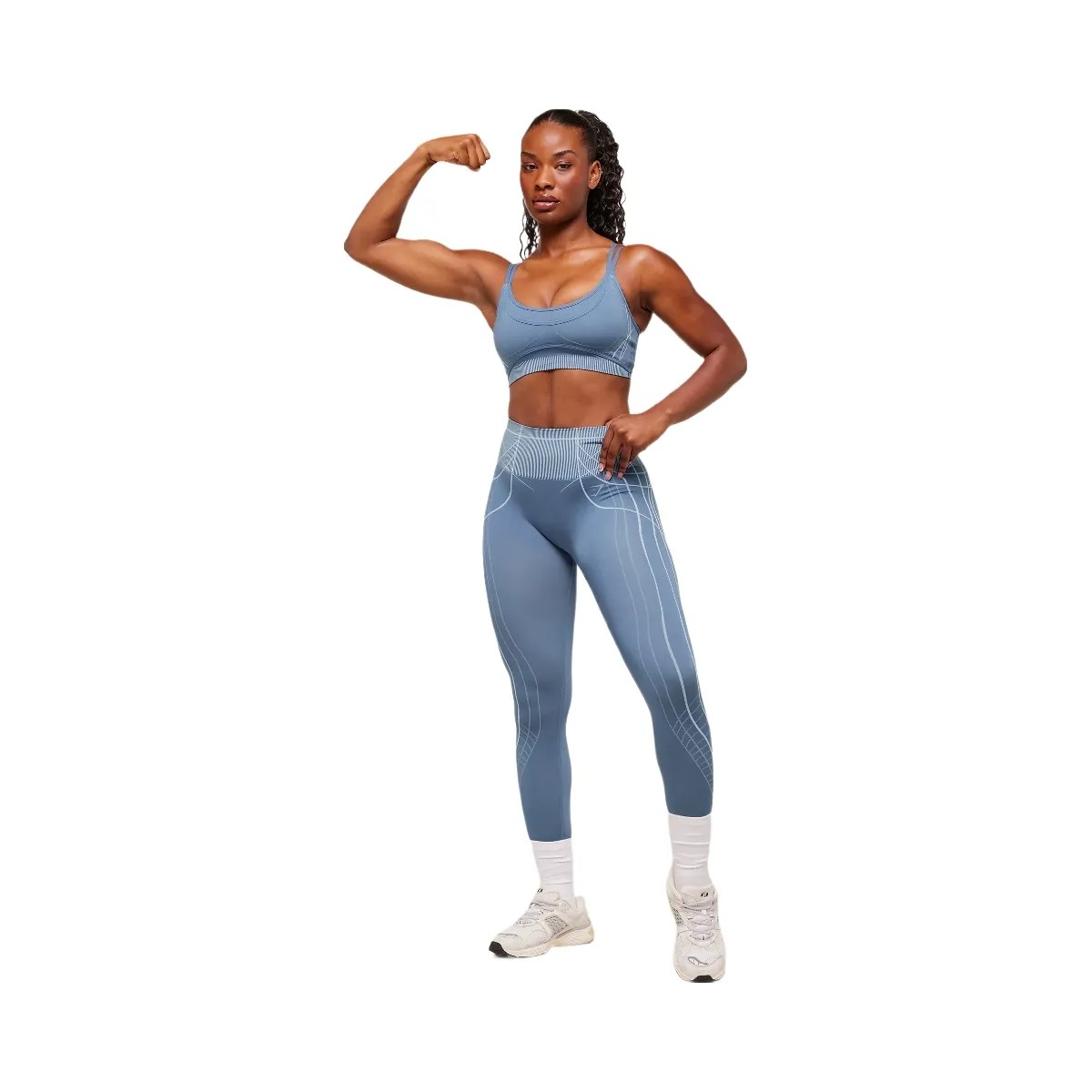 Gymshark Apex Seamless Strappy Sports Bra - Worn Blue/Gentle Blue - HypeFly India View 5
