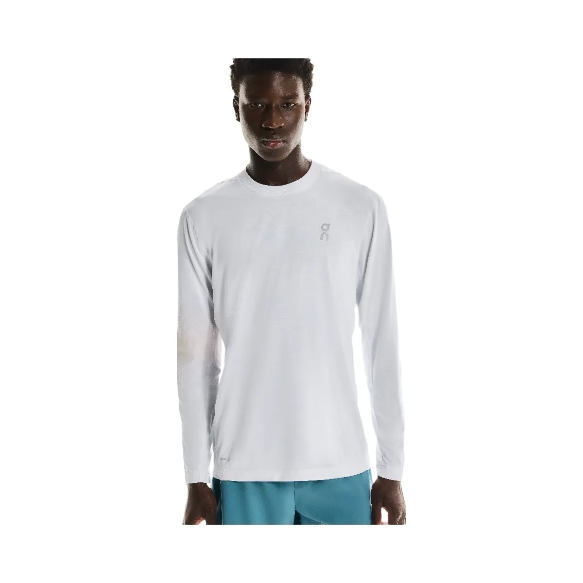 On Train Long-T Graphic White - HypeFly India View 2