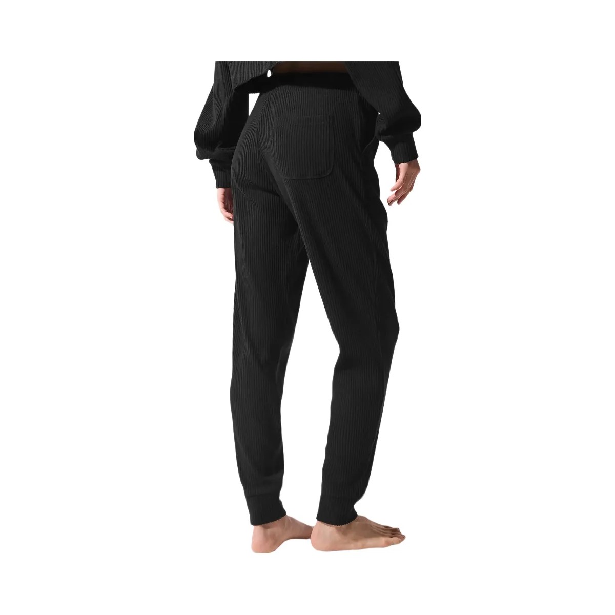 Alo Women's Muse Sweatpant - Black - HypeFly India View 3