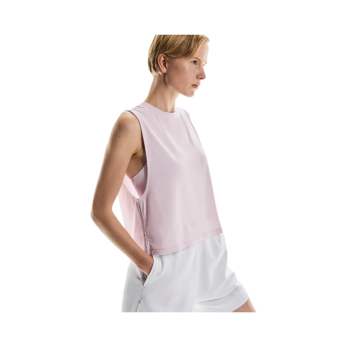 On Focus Crop Orchid - HypeFly India View 2