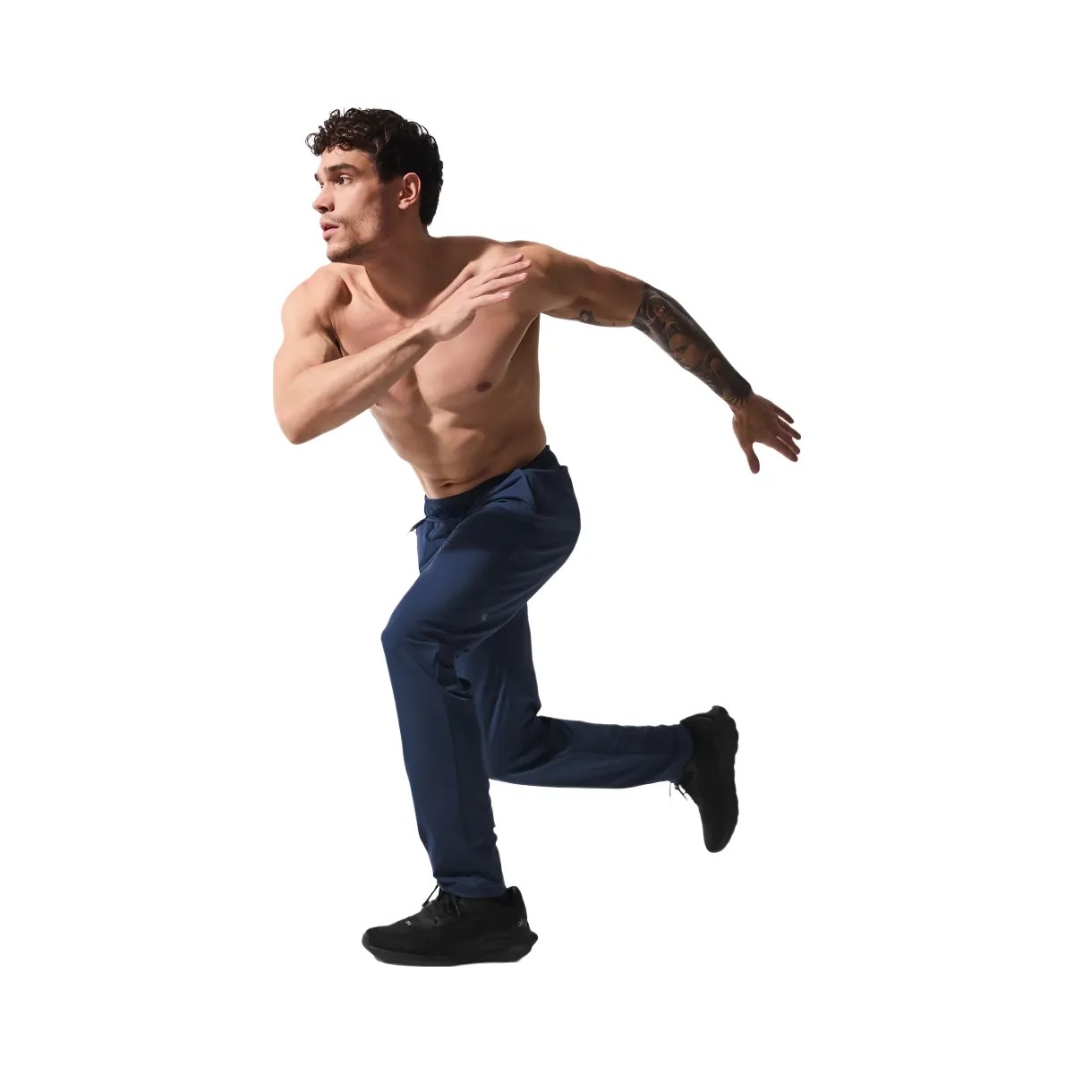 Alo Men's Conquer Pulse Pant - Navy - HypeFly India View 5