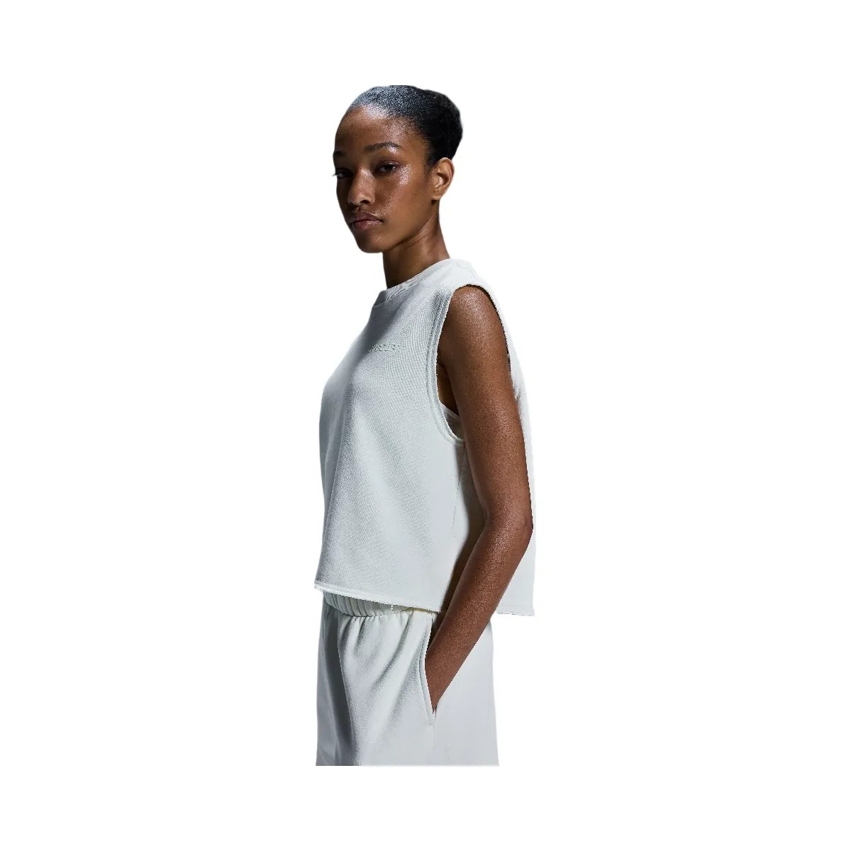 On Open Club Crew Crop White - HypeFly India View 3