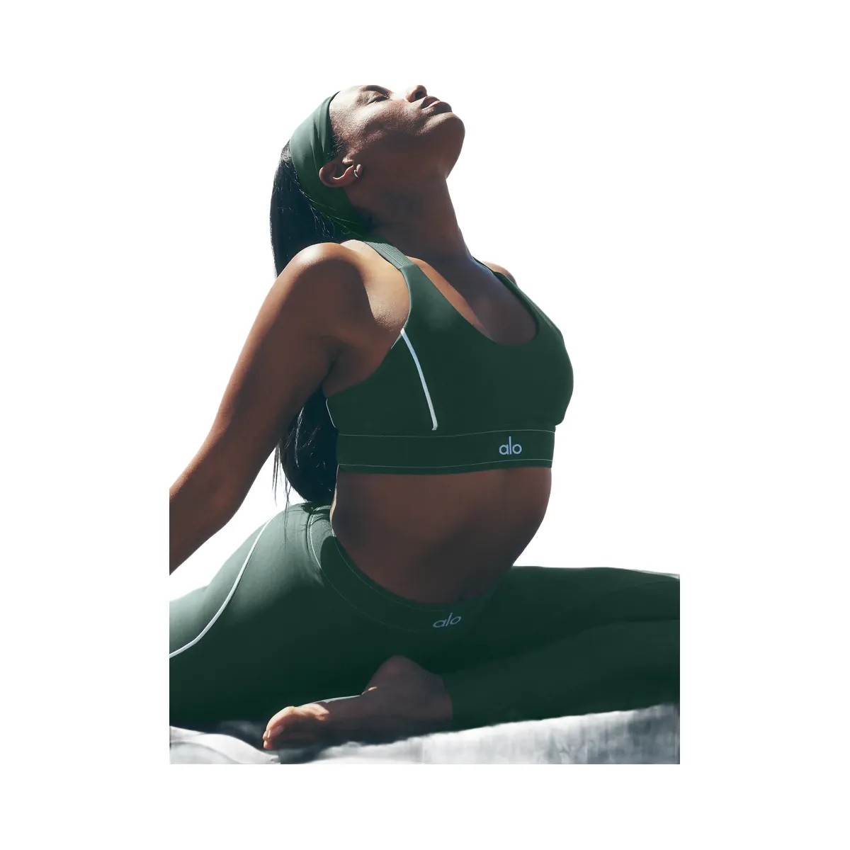 Alo Women's Airlift Suit Up Bra - Clover Green/White - HypeFly India View 6
