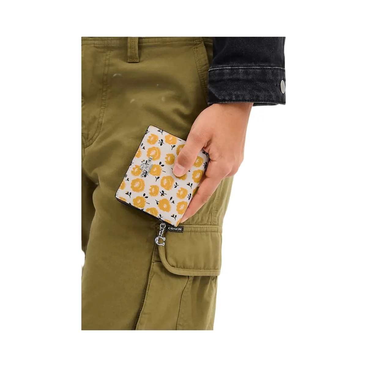 Coach Snap Wallet With Floral Print Sv-Chalk-Buttercup Multi - HypeFly India View 2