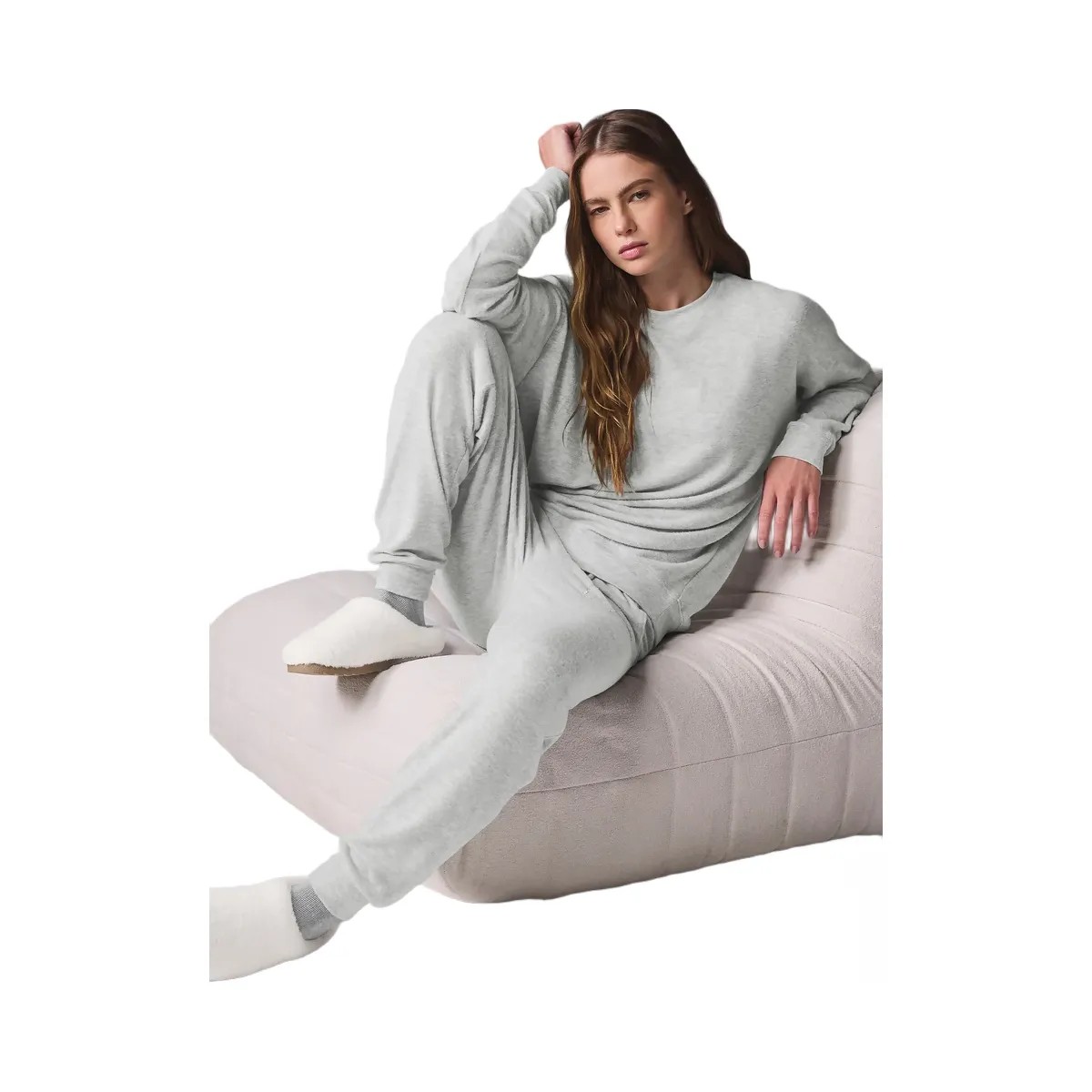 Alo Women's Soho Sweatpant - Athletic Heather Grey - HypeFly India View 4