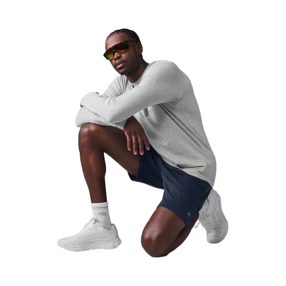 Alo Men's Conquer Reform Crewneck Long Sleeve - Athletic Heather Grey - HypeFly India View 4