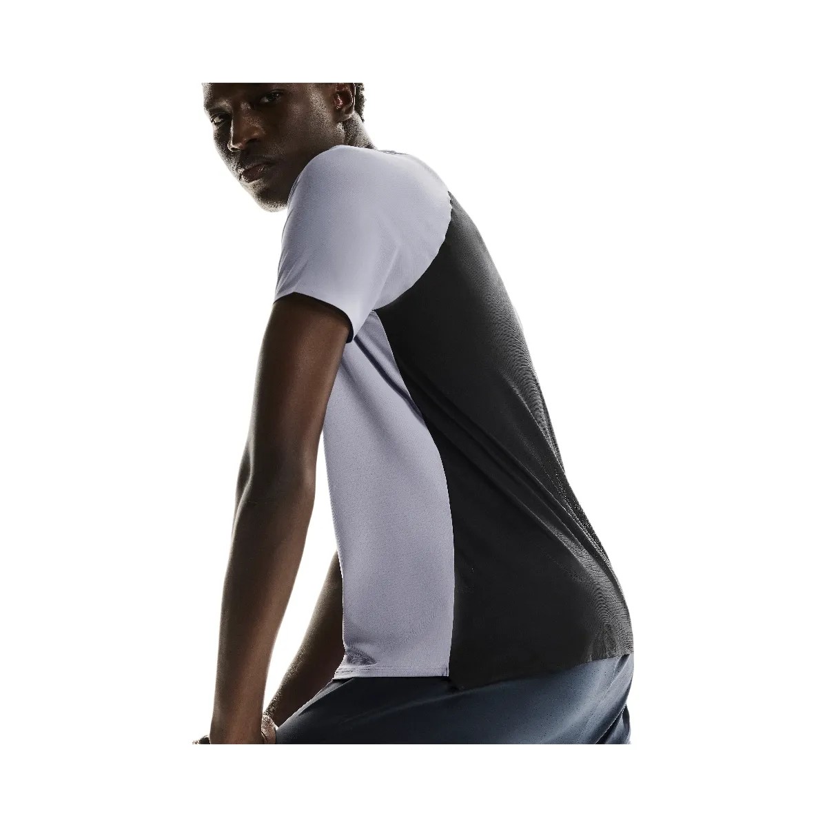 On Performance-T Lilac | Black - HypeFly India View 6
