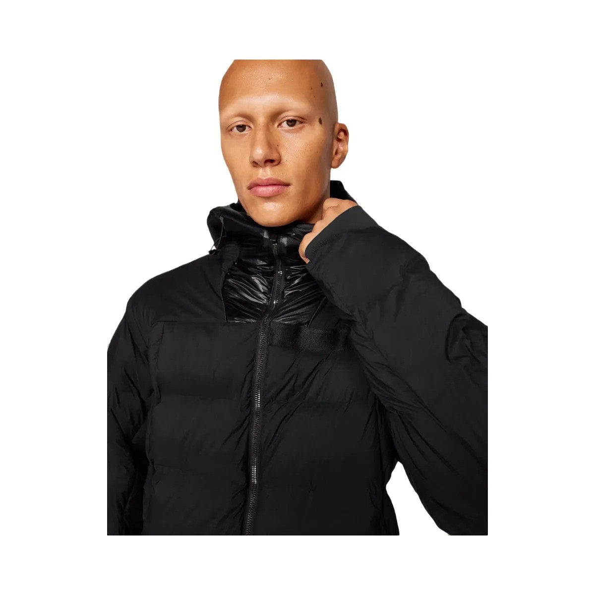 On Challenger Jacket Black - HypeFly India View 4