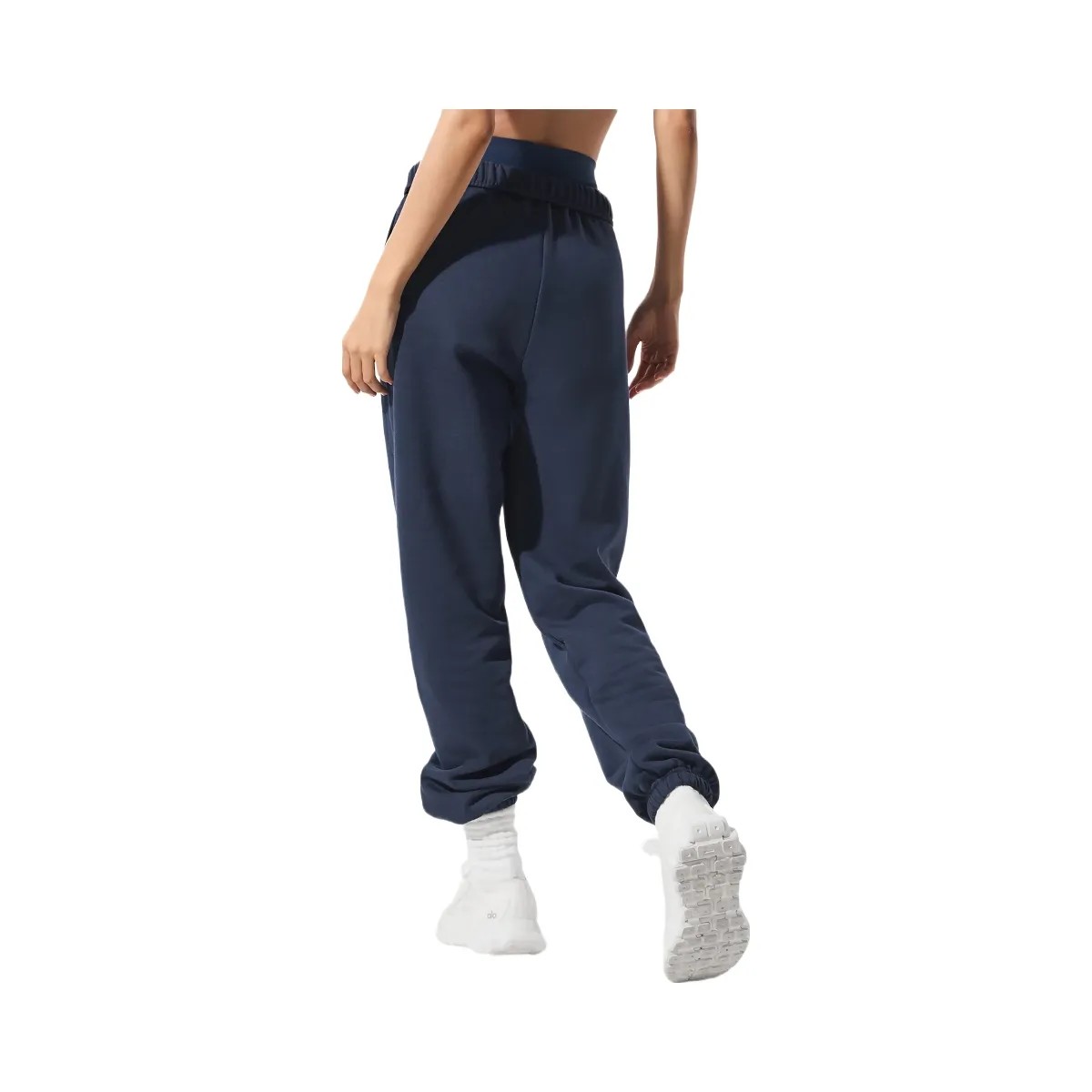 Alo Accolade Sweatpant - Navy - HypeFly India View 3