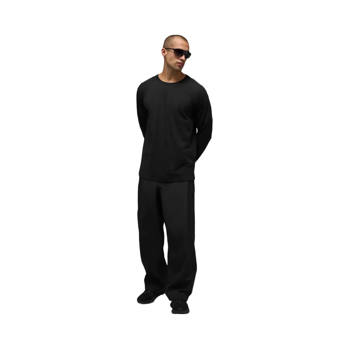Alo Men's ALO Vapor Crewneck Long Sleeve - Black - HypeFly India View 1