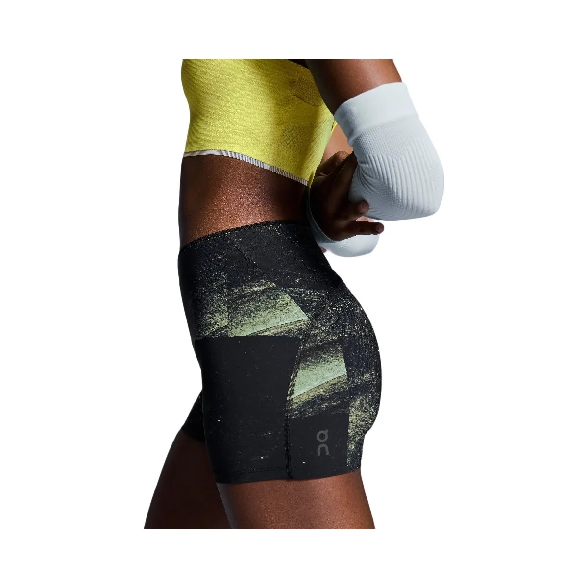 On Race Tights Short Black | Limelight  - HypeFly India View 6