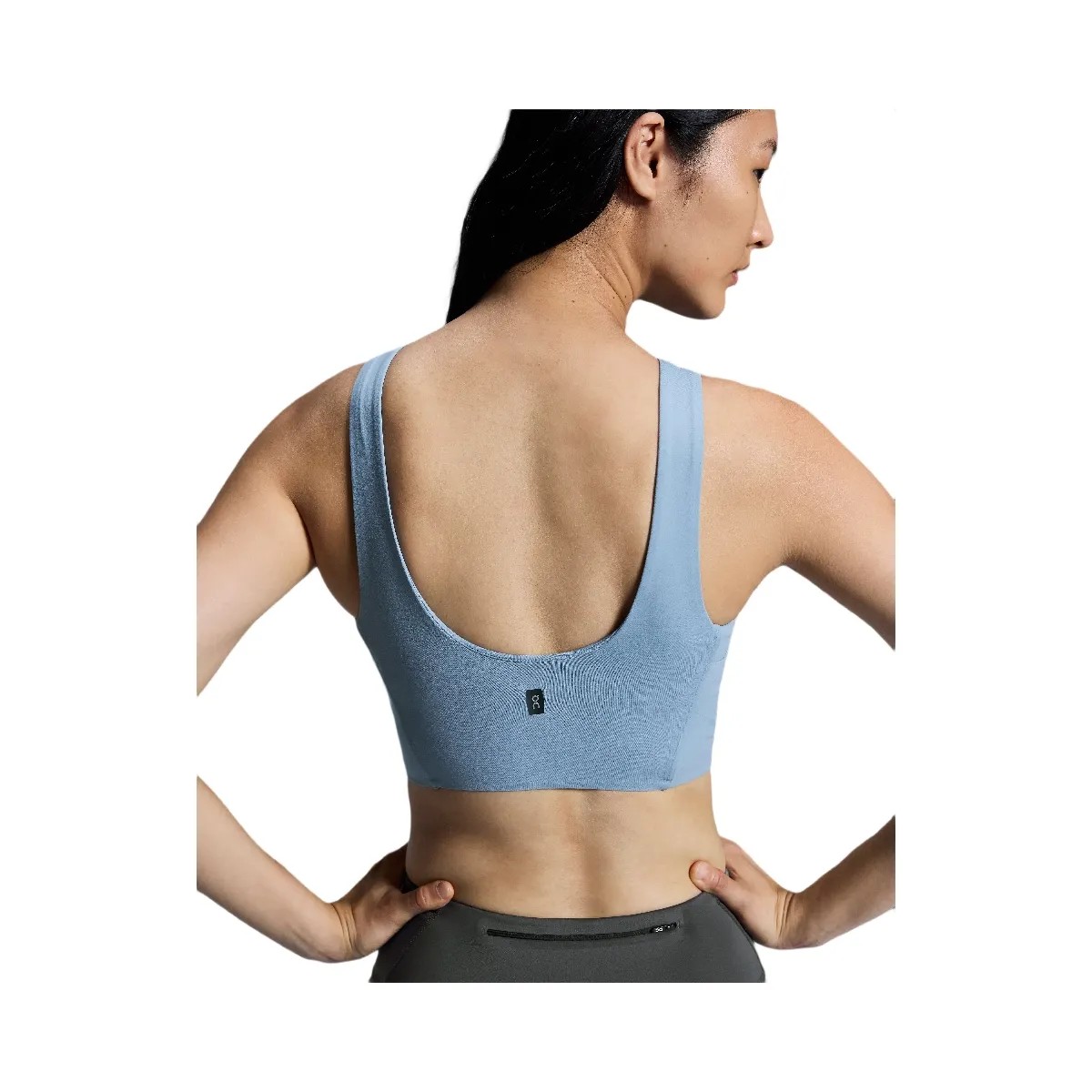 On Core 2-In-1 Crop Chambray - HypeFly India View 4