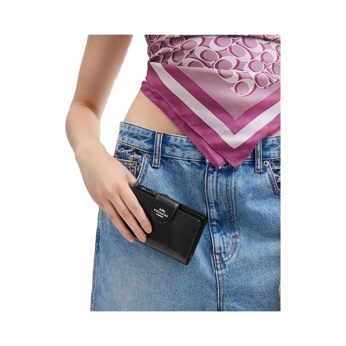 Coach Medium Corner Zip Wallet Novelty Leather-Silver-Black - HypeFly India View 3