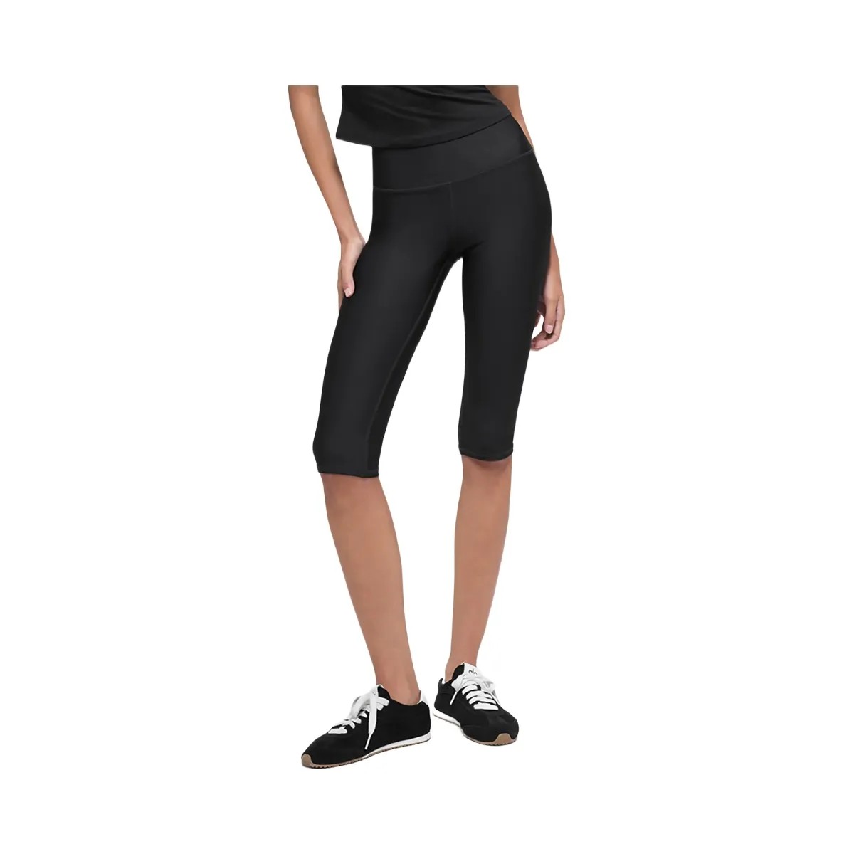Alo Women's 16'' High-Waist Airlift Capri - Black - HypeFly India View 1
