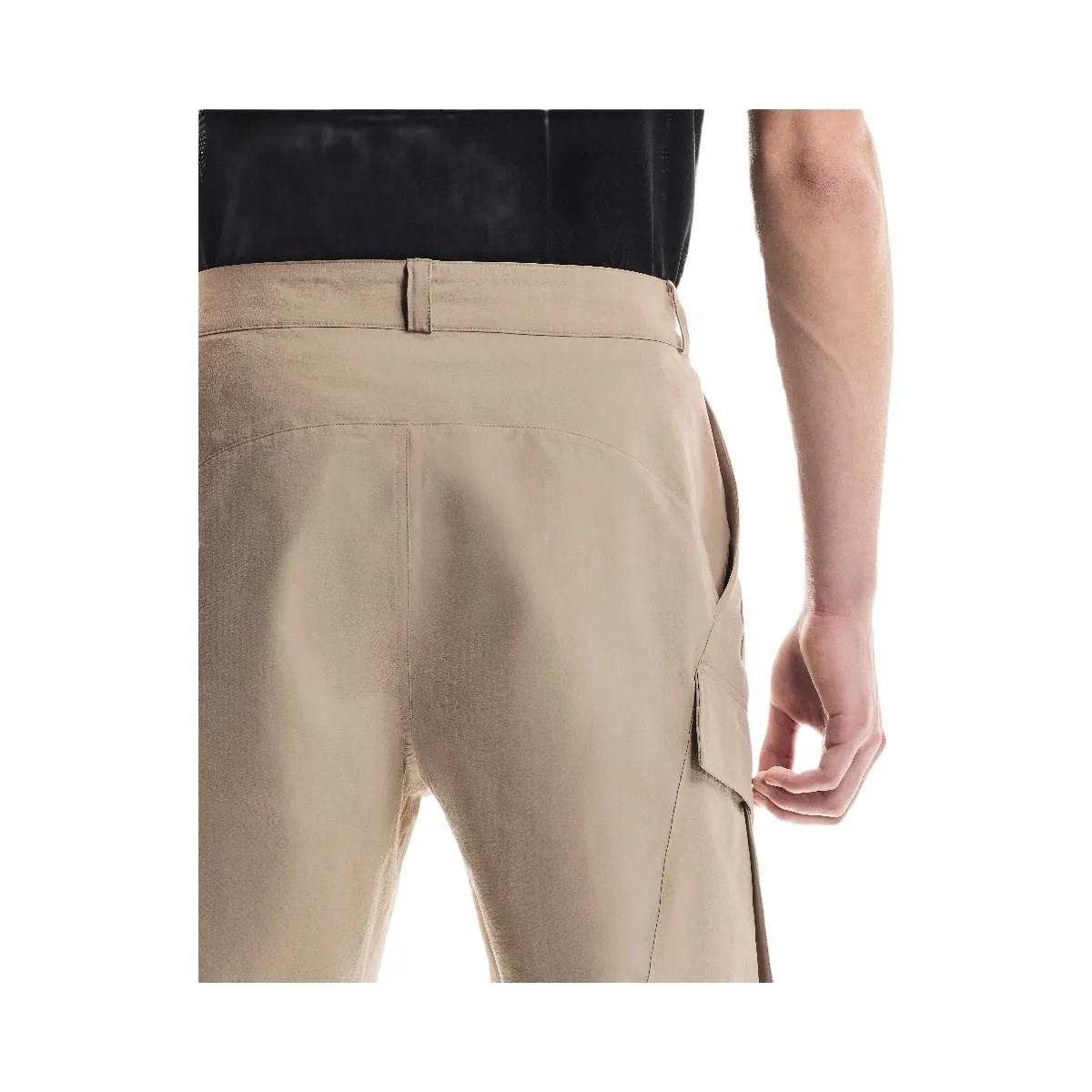 On Trek Pants Desert - HypeFly India View 2