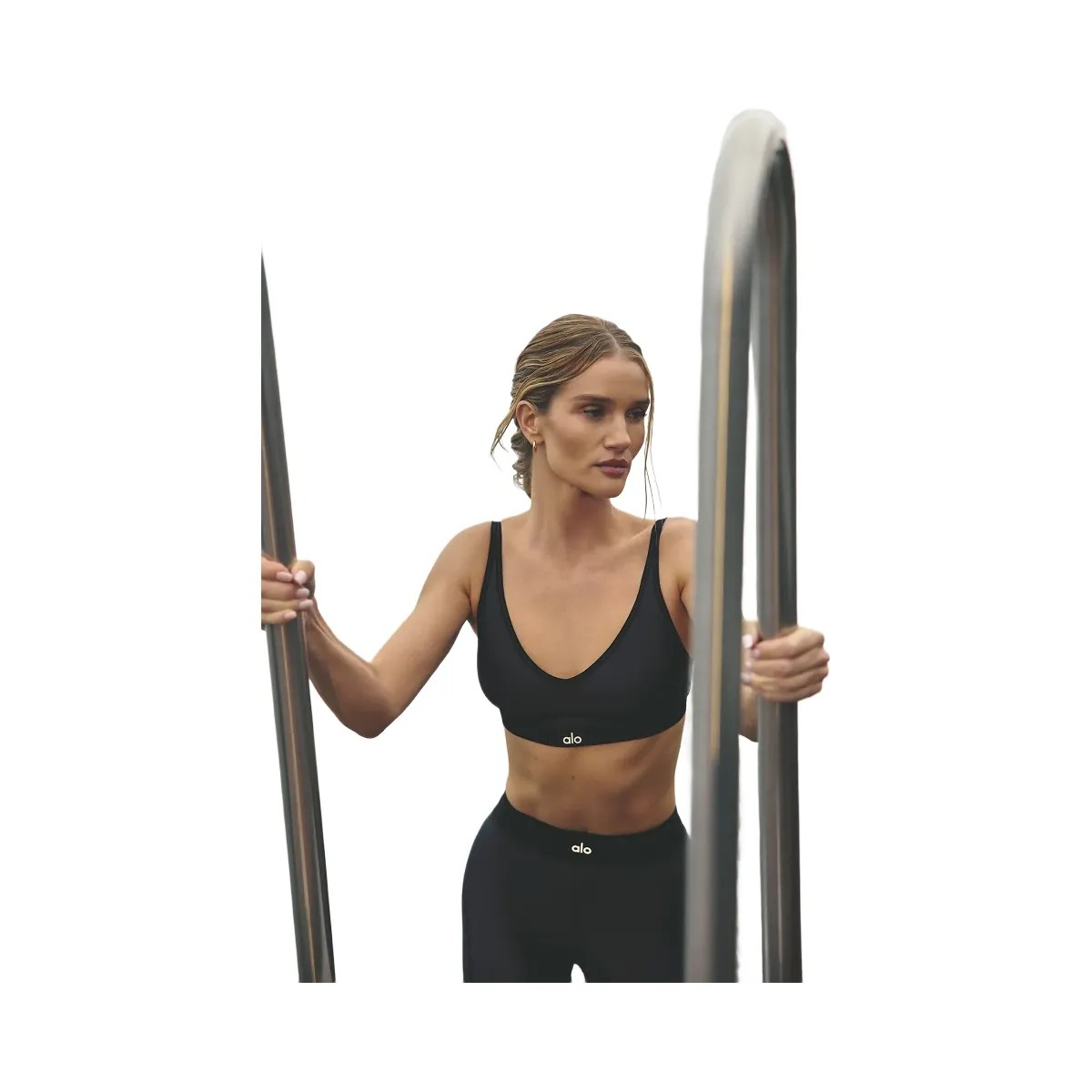 Alo Women's Airlift Line Up Bra - Black - HypeFly India View 5