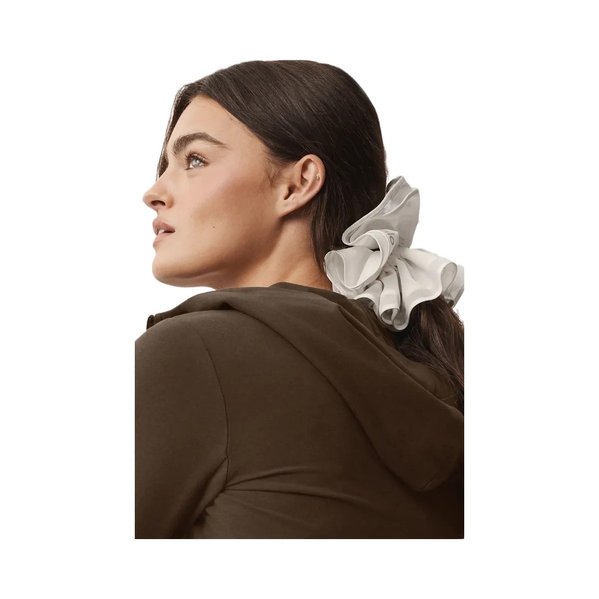 Alo Mesh Sweet Nothing Oversize Scrunchie - Ivory - HypeFly India View 2