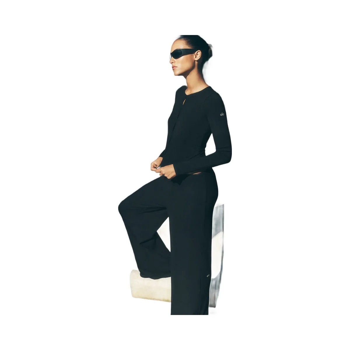 Alo Women's Mid-Rise Dreamlight Straight Pant - Black - HypeFly India View 6