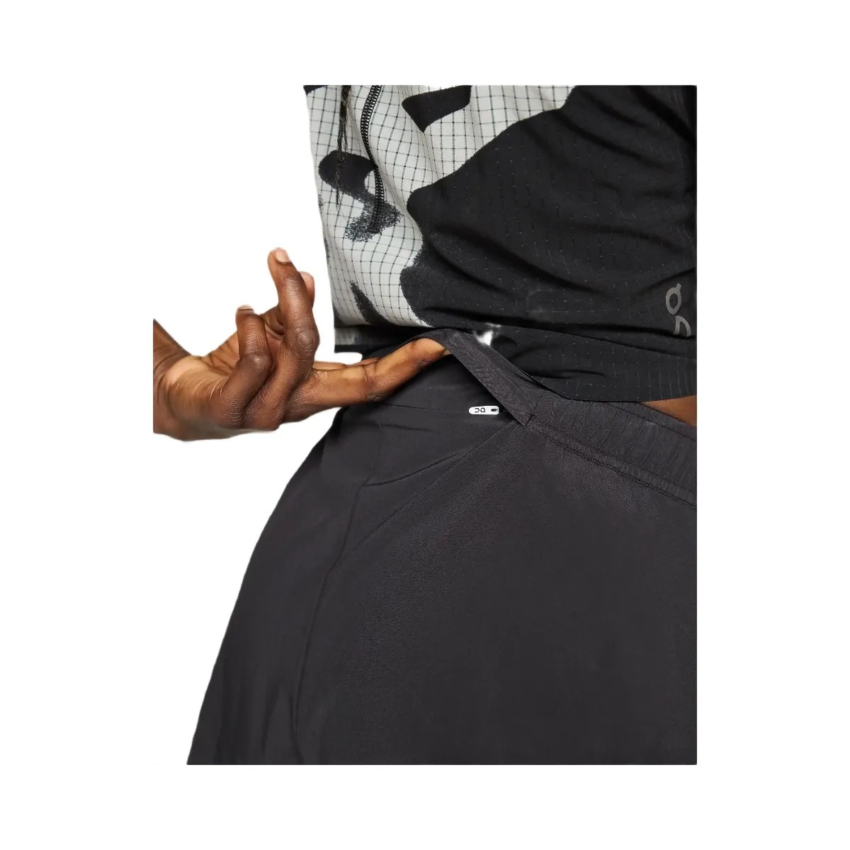 On Pace Short Black - HypeFly India View 5